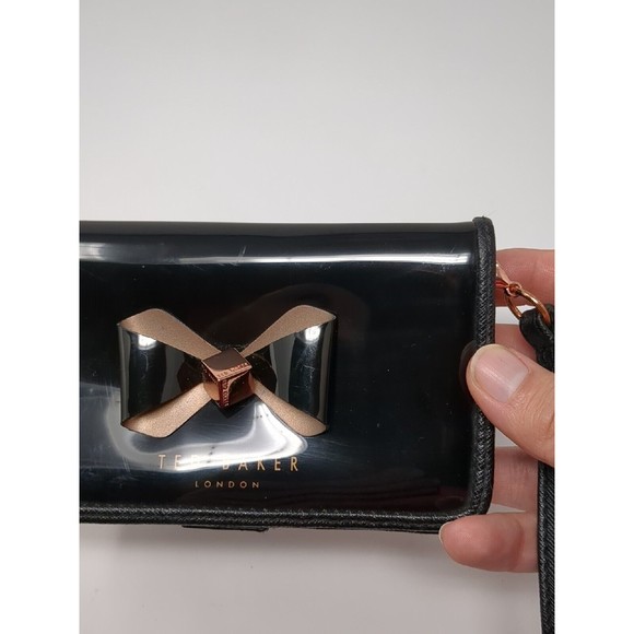 Ted Baker Bow Vinyl Patent Leather Black Purse Wallet VTG - Picture 4 of 8